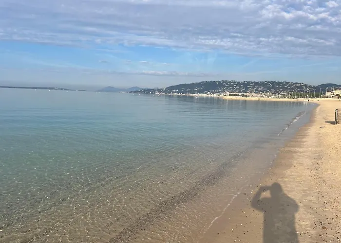 Grand Studio 7 Minutes De La Plage Et Climatise Sur Juan Les Pins
